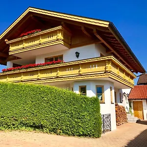 Mit Bergblick Unterammergau